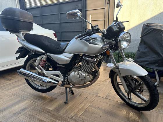 SUZUKI GSR 125 